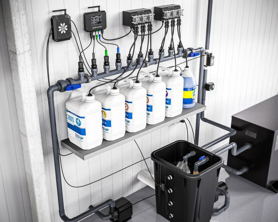 Automated recirculating hydroponics dosing manifold